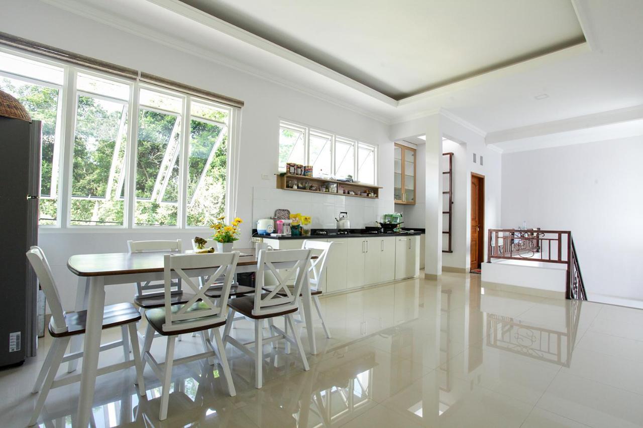 Banua Raya Homestay Джокьякарта Экстерьер фото