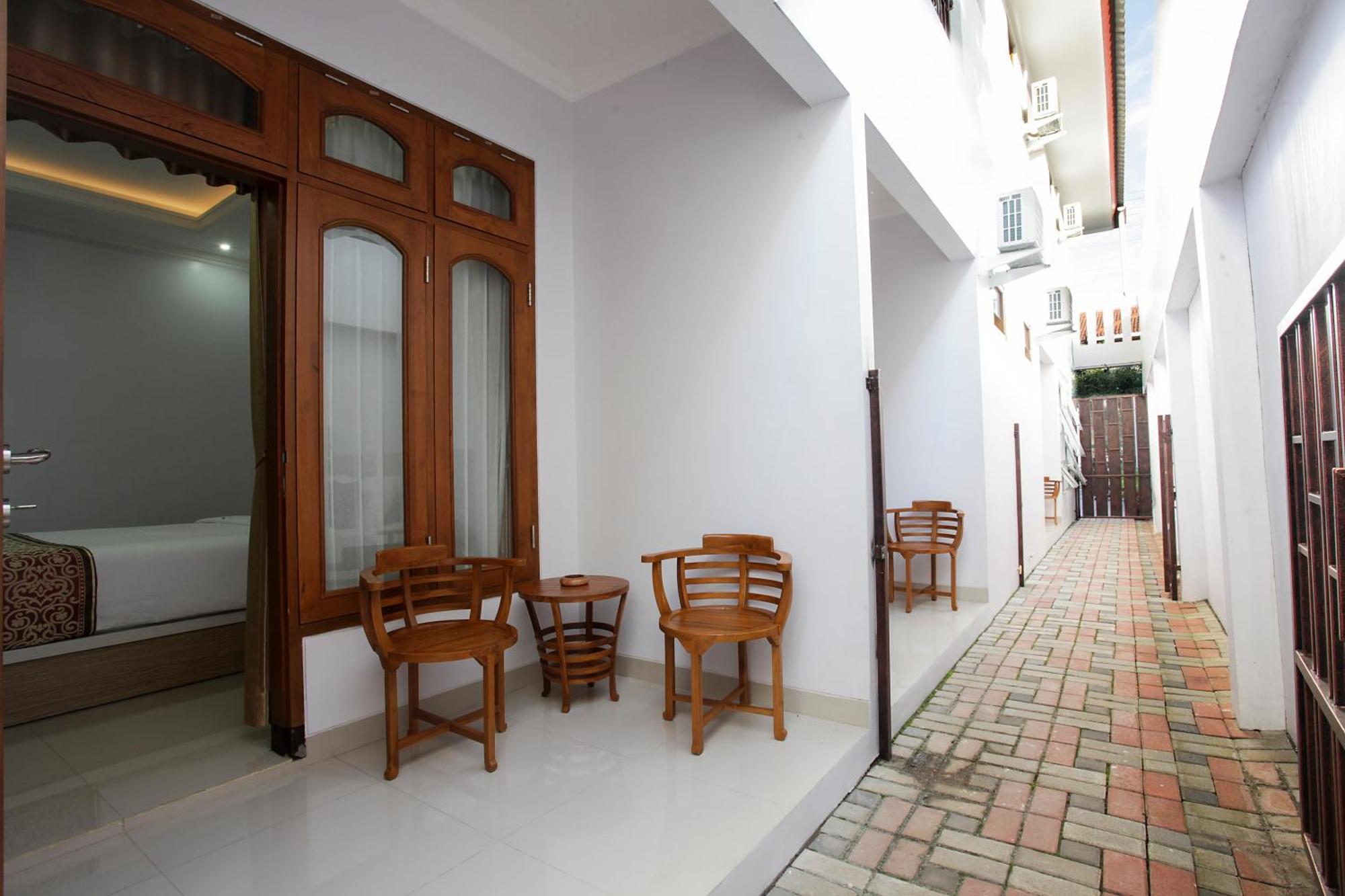 Banua Raya Homestay Джокьякарта Экстерьер фото