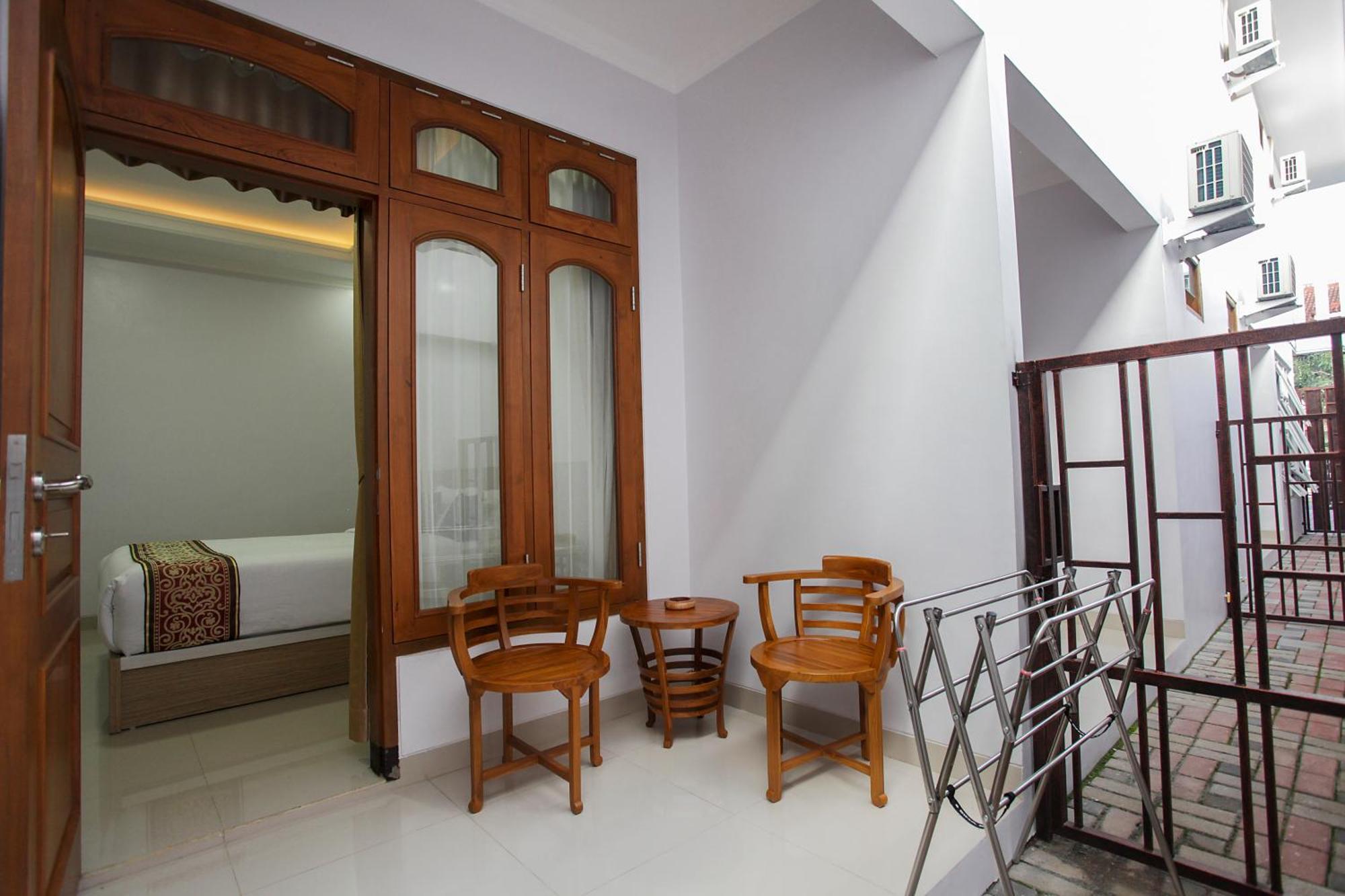 Banua Raya Homestay Джокьякарта Экстерьер фото